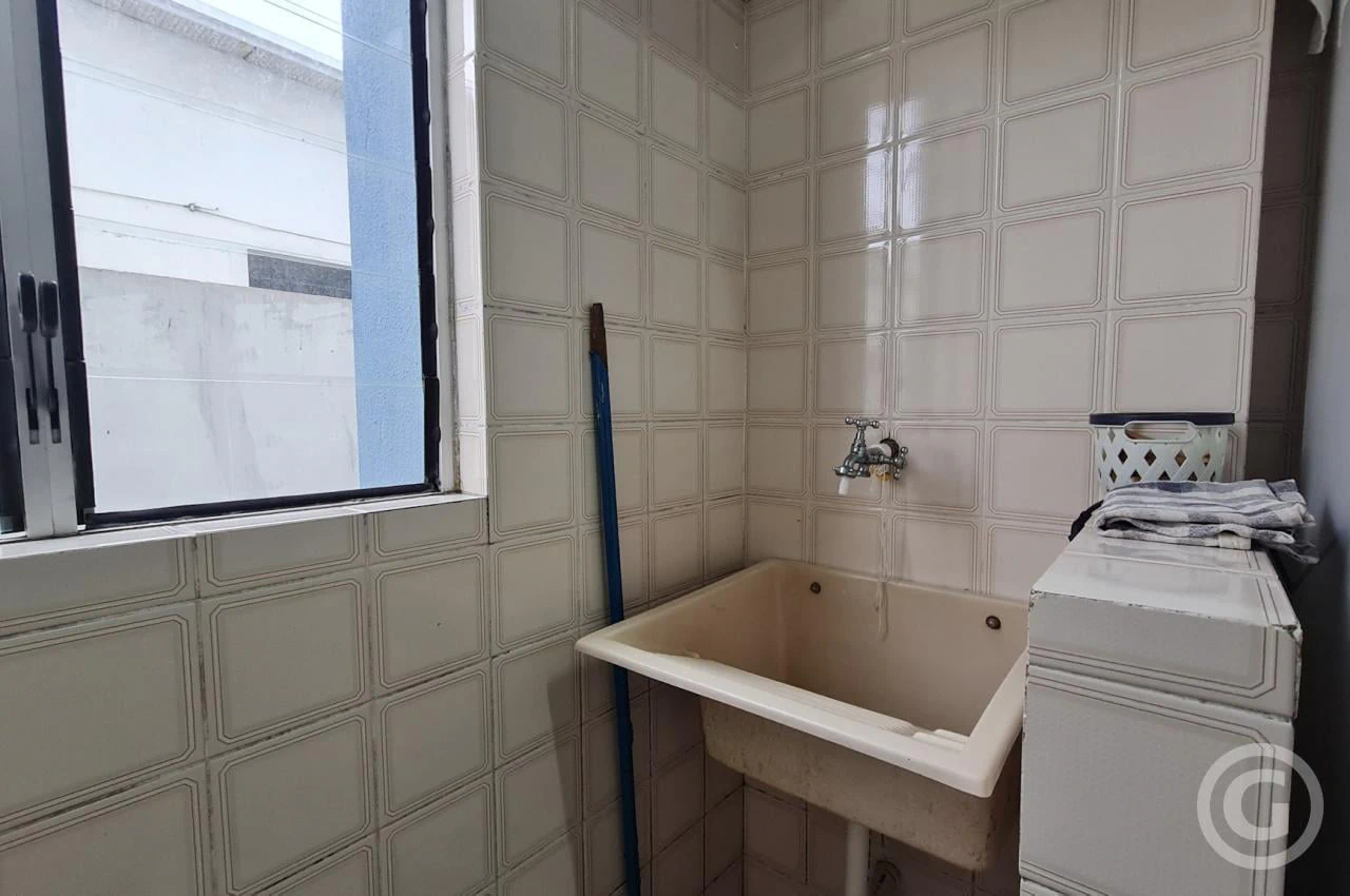 37 m² apartment with 1 bedroom and a glass shower — photo 13