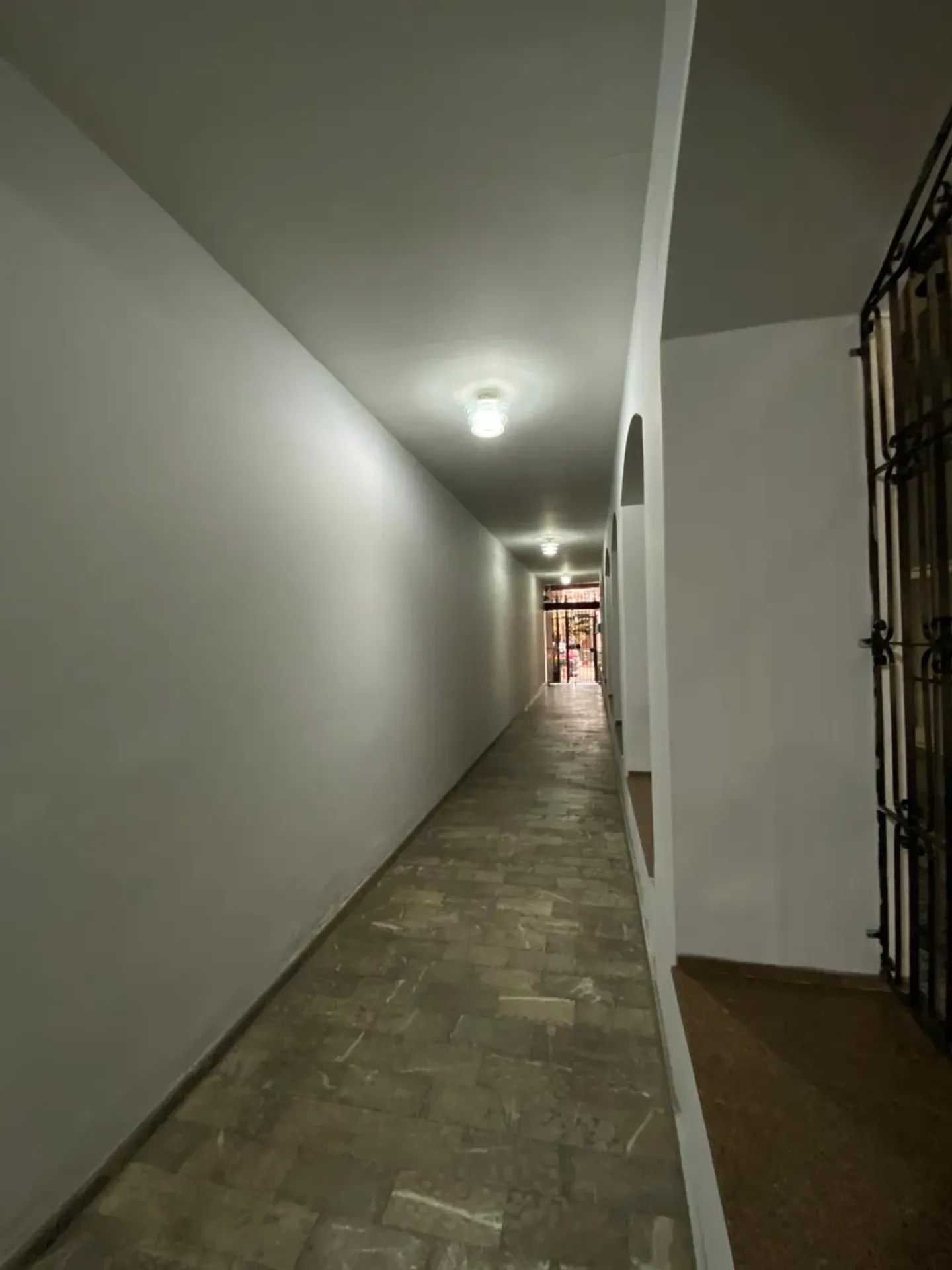 Пральна машина та 2 спальні: квартира 90 м² — photo 49