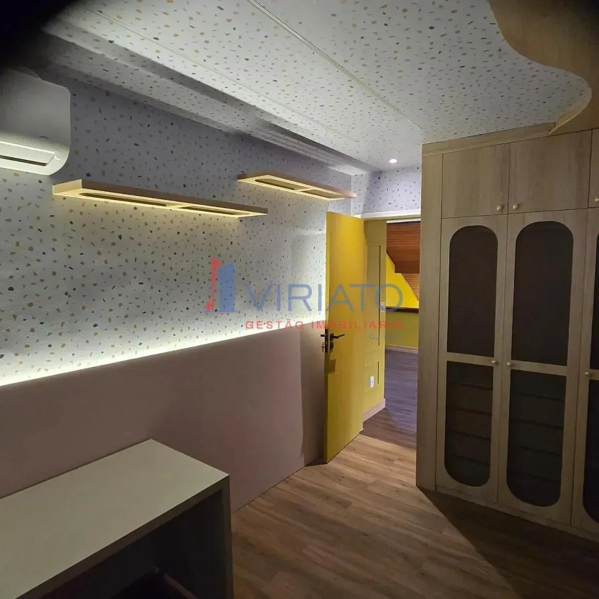 House with 4 bedrooms and a built-in balcony grill — photo 45