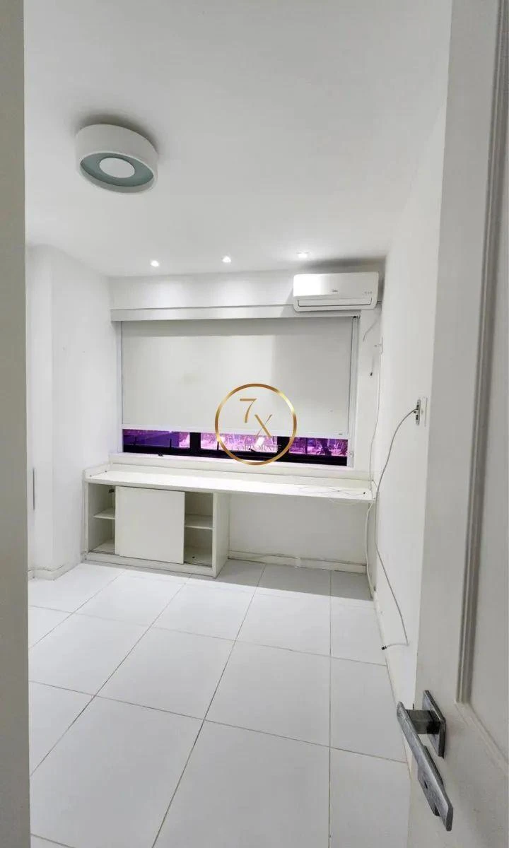 Unfurnished apartment with 4 bedrooms and closed kitchen — photo 10