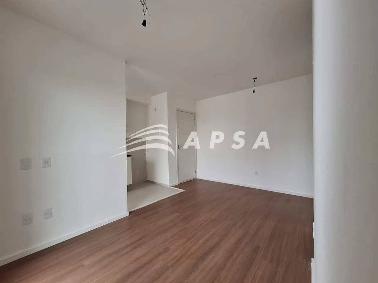 Apartamento sem mobília com 2 quartos e varanda — photo 11