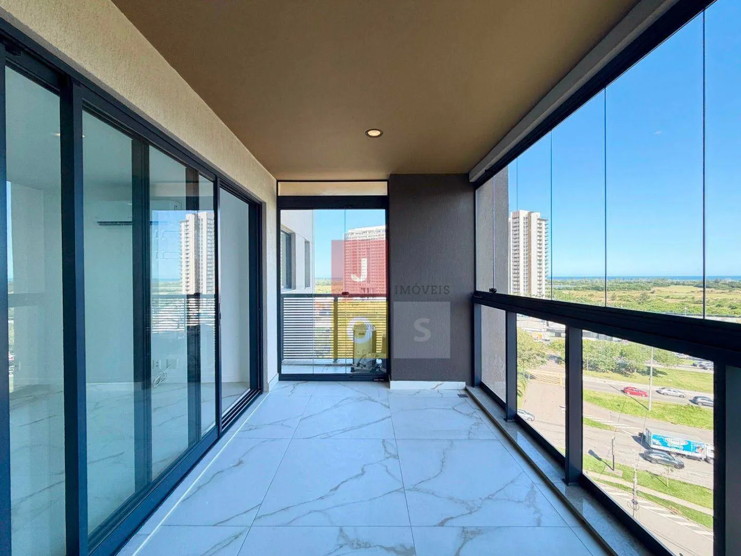 80 m² apartment with 2 bedrooms and a glass balcony — photo 11