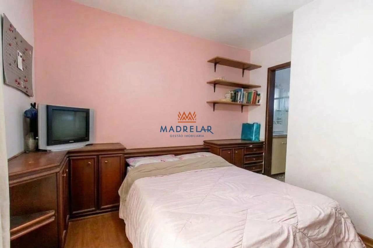 4-bedroom house with a washing machine in Curitiba — photo 17