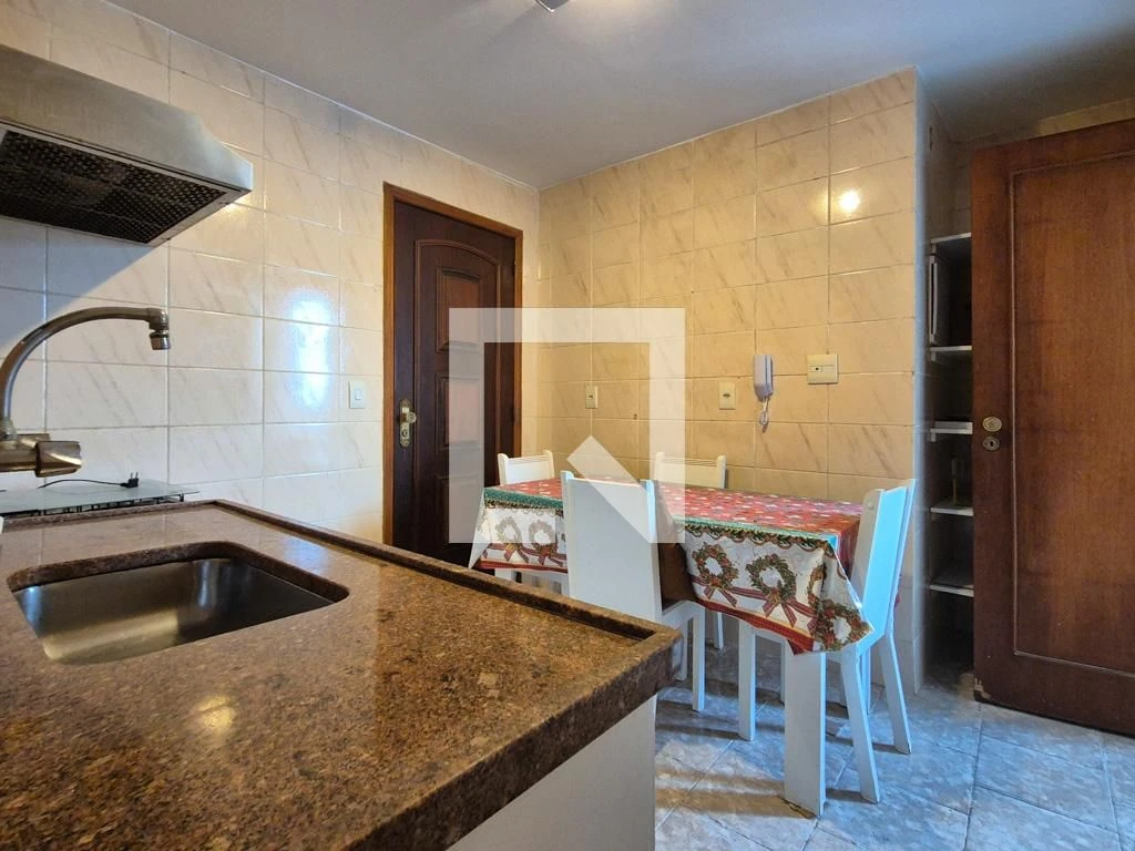 Furnished apartment with 3 en-suite bedrooms and 3 baths — photo 7
