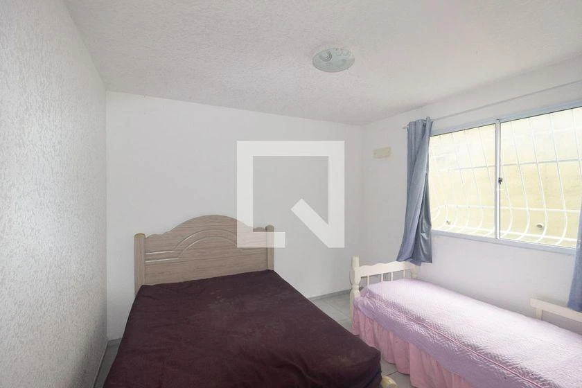 2-bedroom apartment in a building with a pool — photo 3
