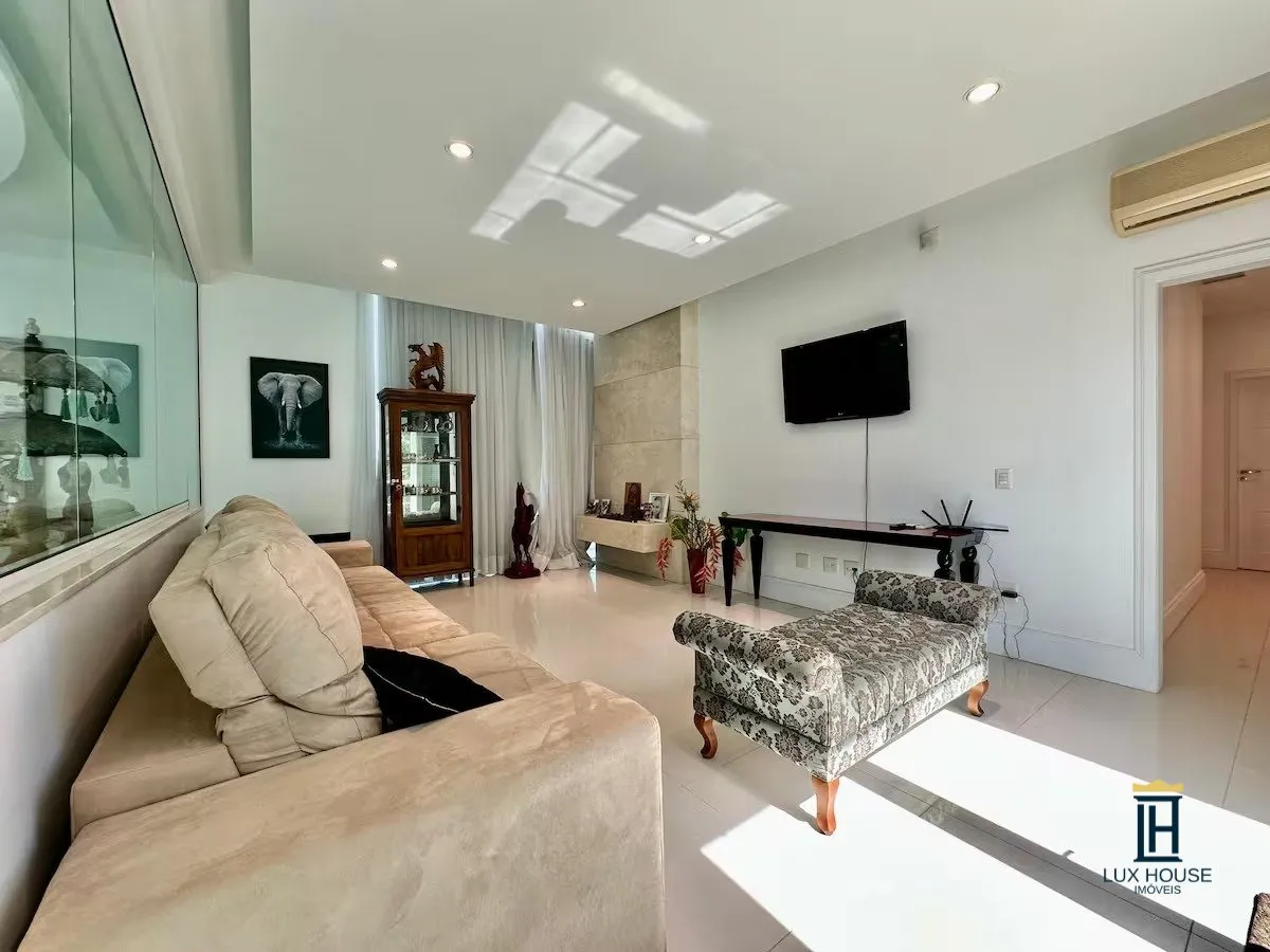 6-bedroom house with a bathtub in Florianópolis — photo 26