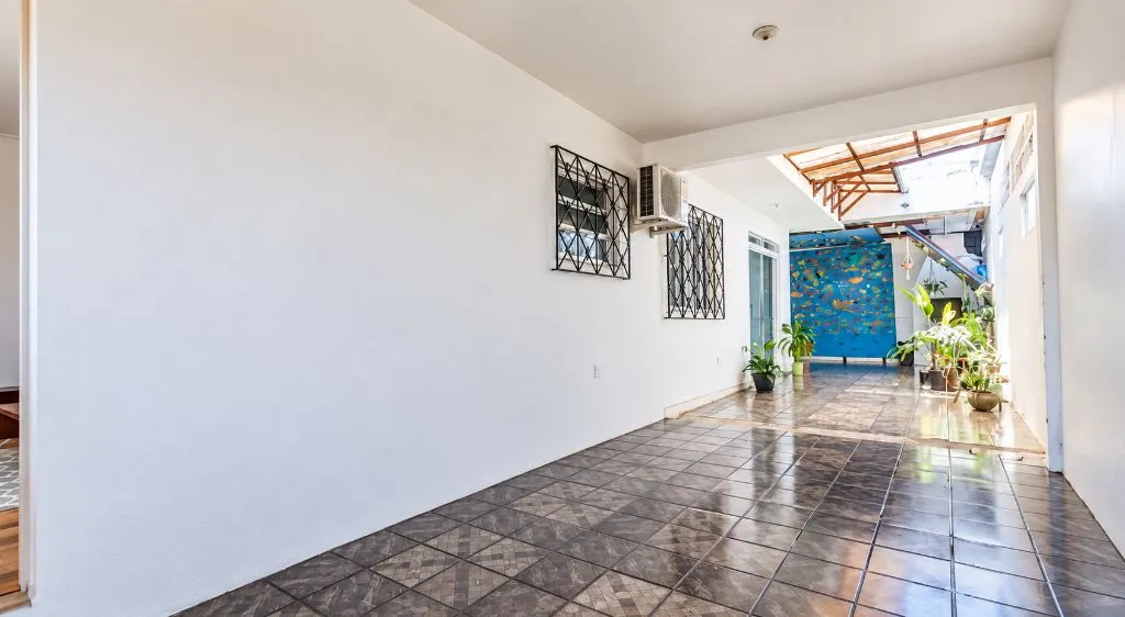 Furnished house with 3 bedrooms and 2 suites — photo 32