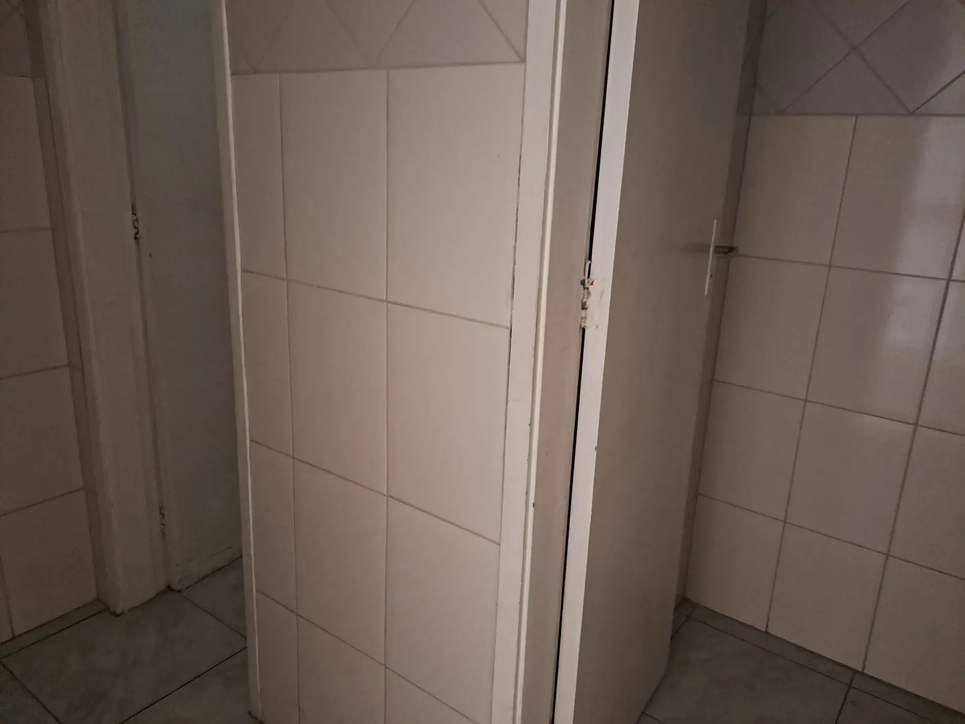 Unfurnished apartment with 300 m² on the 11th floor — photo 31