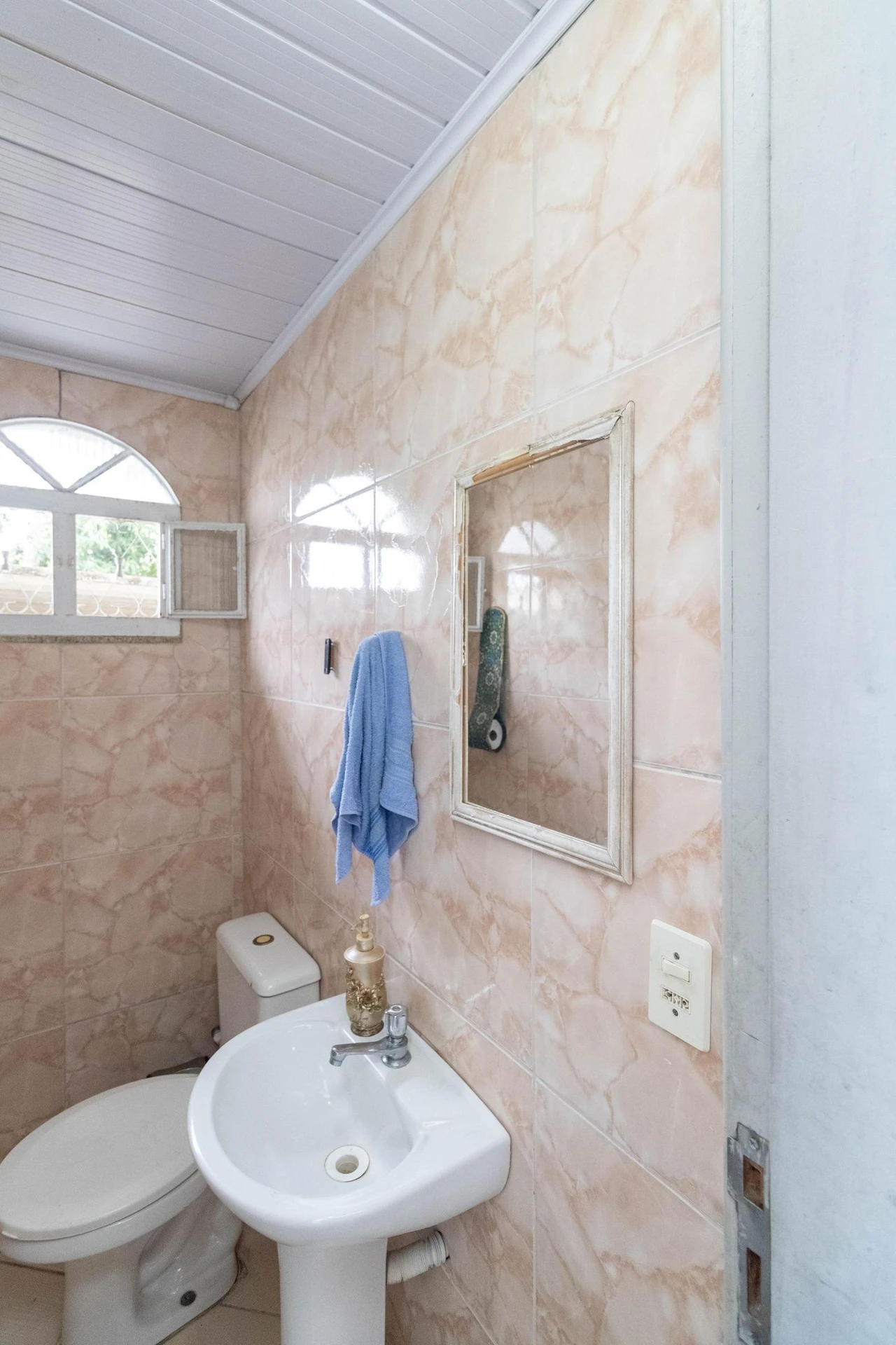 Casa amueblada con 6 dormitorios, 3 baños y jardín propio — photo 45