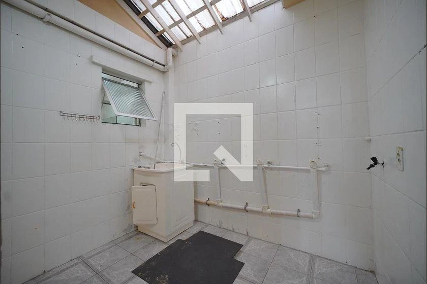 2-bedroom house with a washing machine in Florianópolis — photo 11