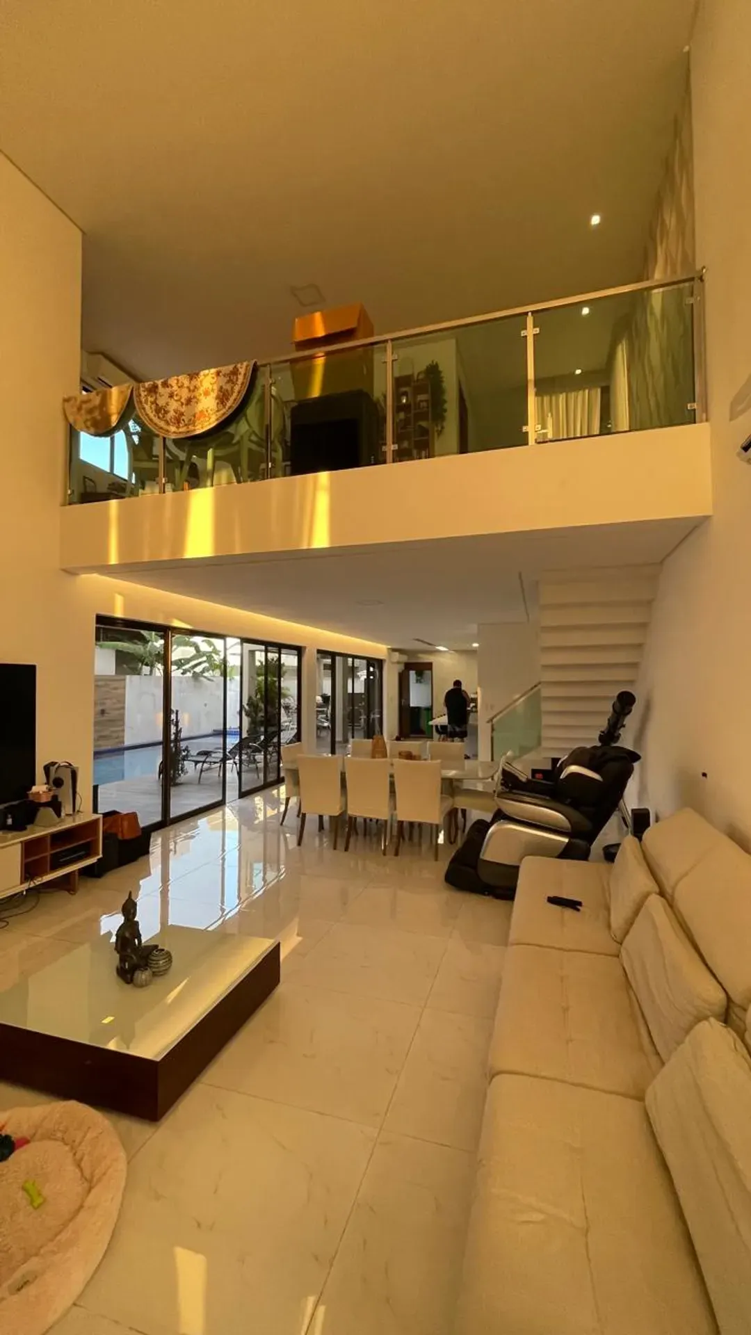 Casa mobiliada com 4 suítes e 481 m²