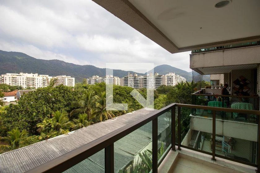 2-bedroom apartment with a mountain view in Rio de Janeiro