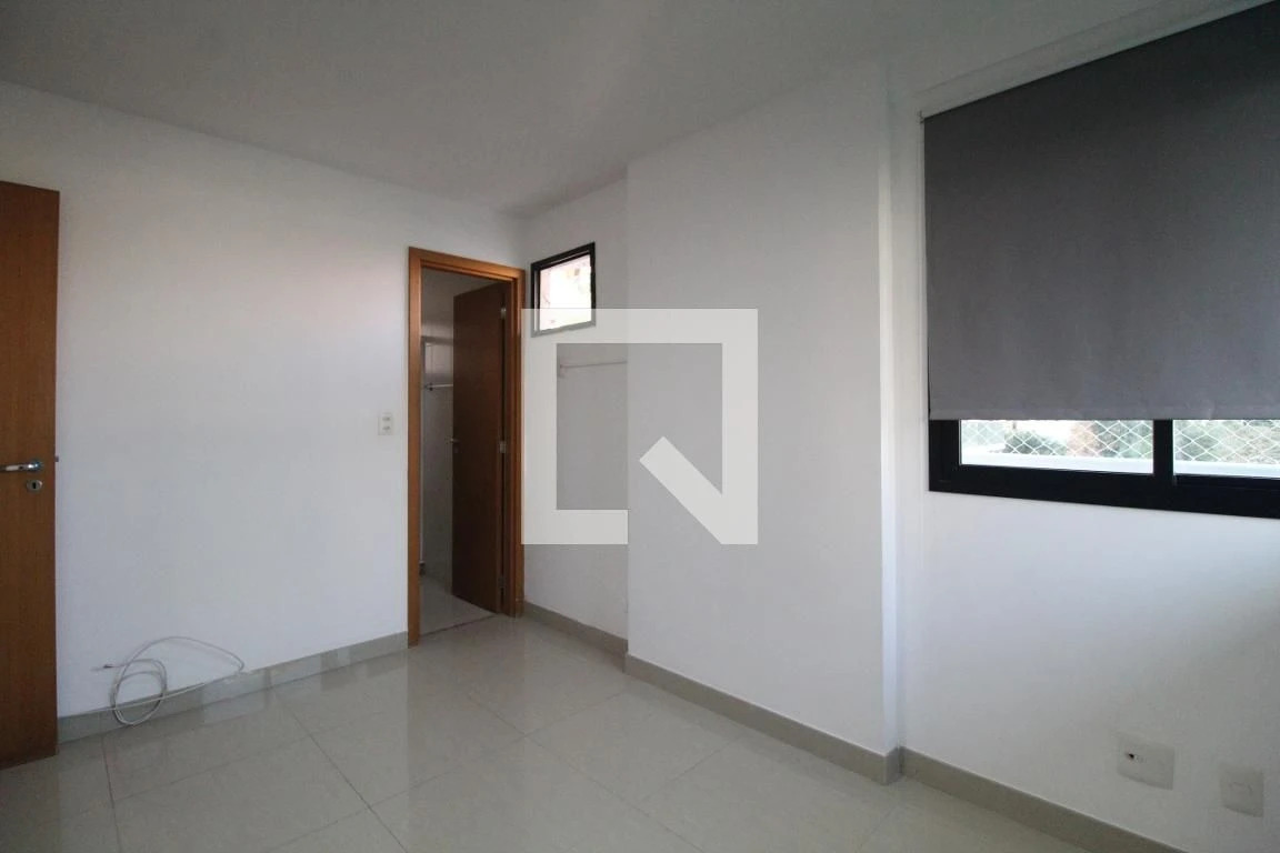 Apartamento sem mobília com varanda e 3 quartos — photo 42