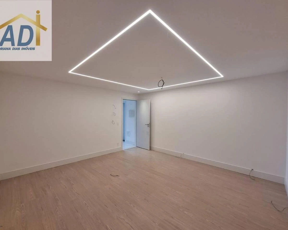 Floor-to-ceiling windows in a 6-bedroom house, 300 m² — photo 28