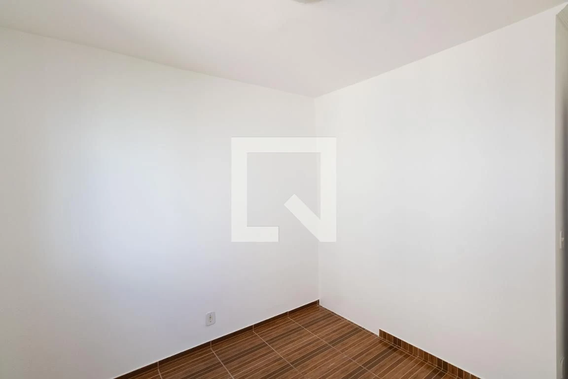 Apartamento com 2 quartos, 1 banheiro e varanda — photo 36