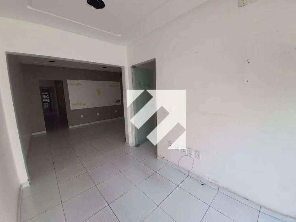 Unfurnished house with 3 bedrooms and 4 parking spots — photo 4