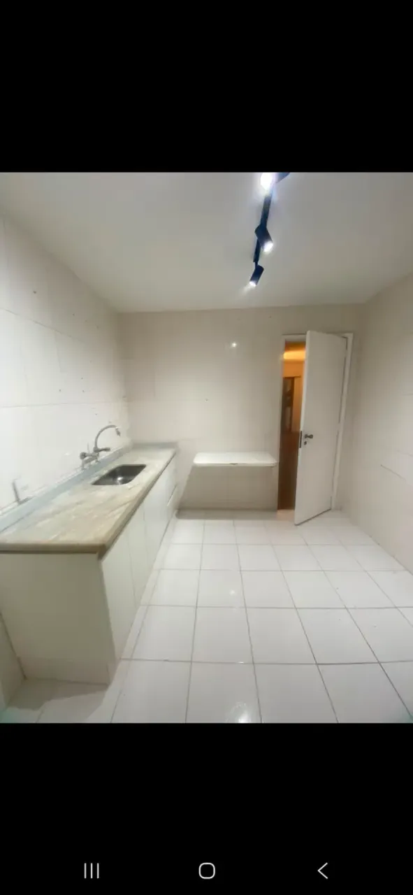 Unfurnished apartment with 2 bedrooms and 3 bathrooms — photo 2