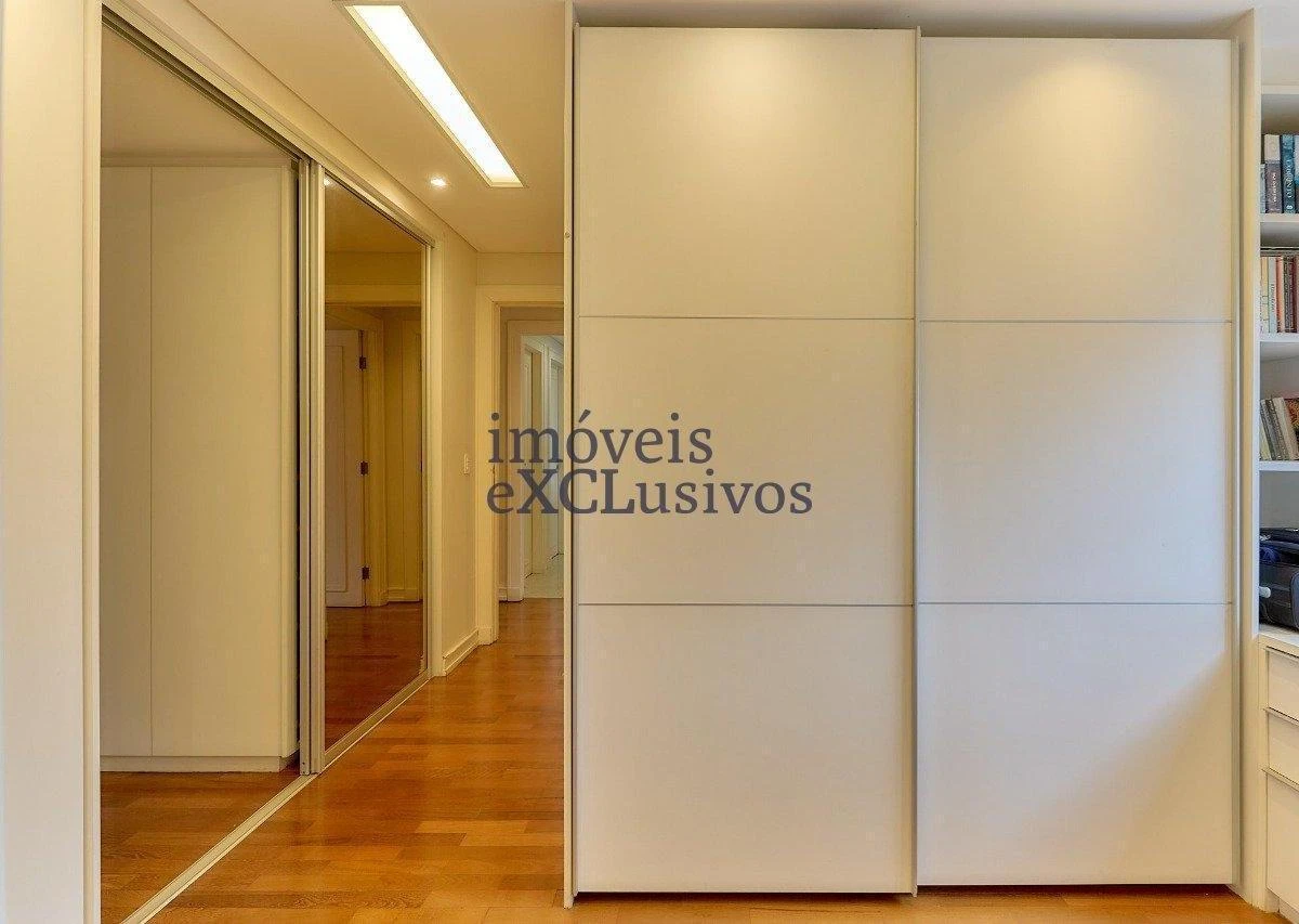 Furnished 240 m² apartment with 3 en-suites — photo 44