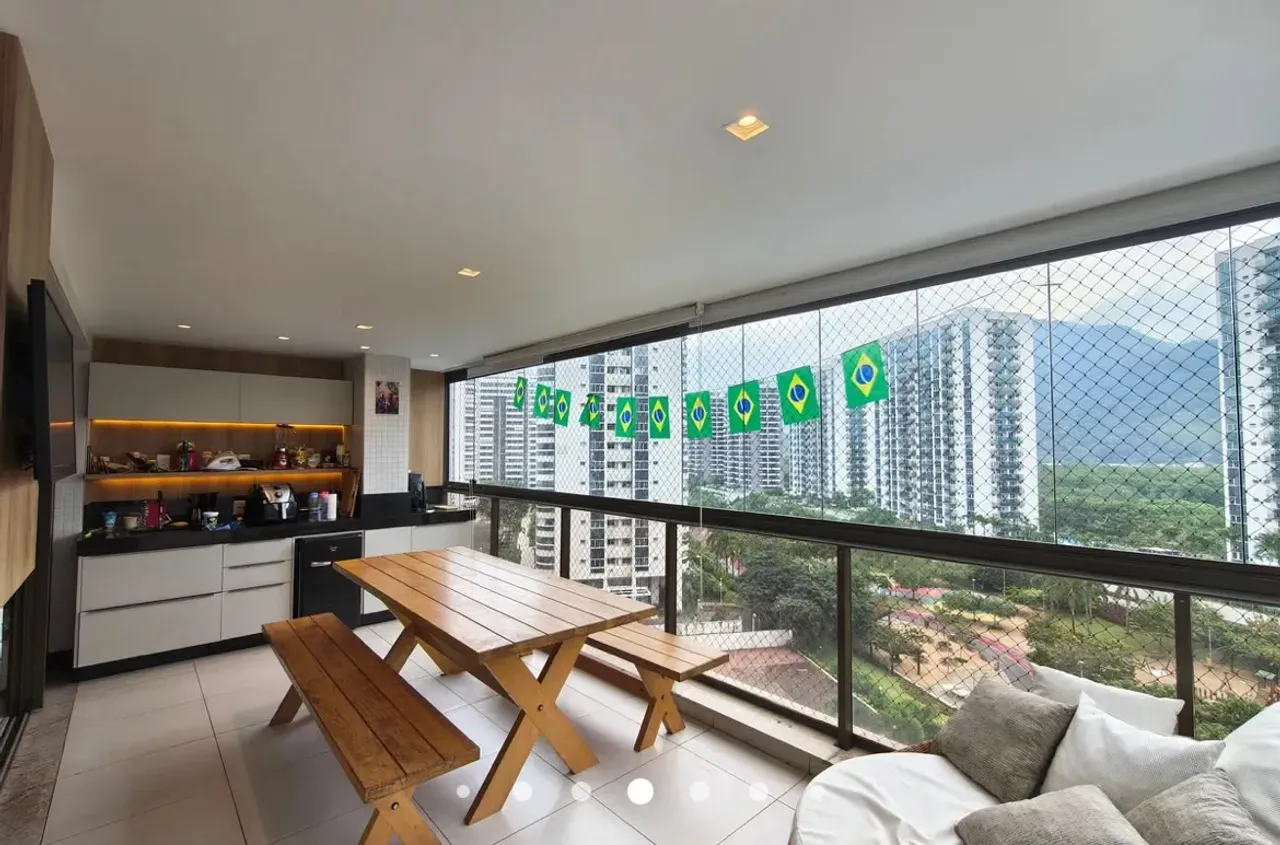 Apartamento amueblado de 4 dormitorios con vistas — photo 33