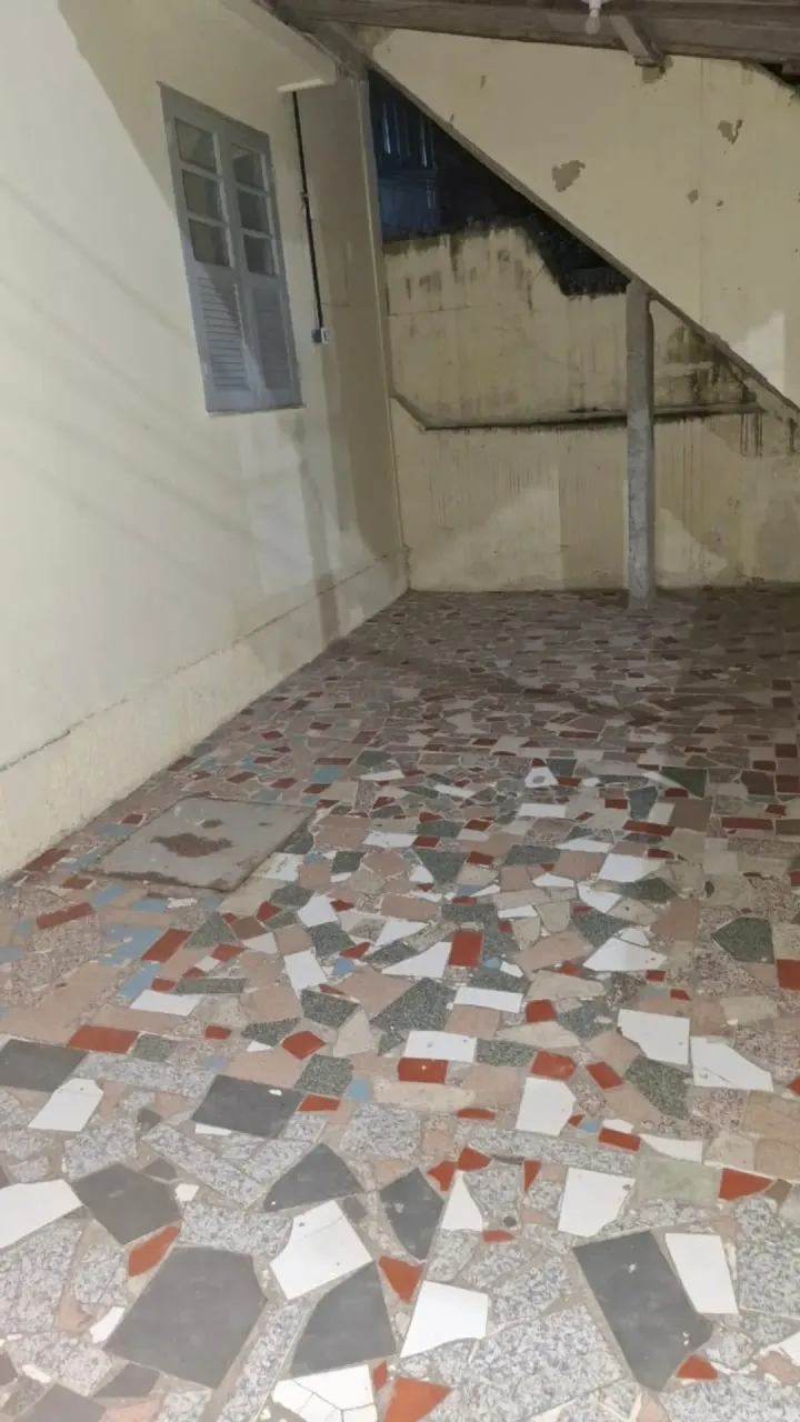 1-bedroom house with 1 bathroom and tiled floors