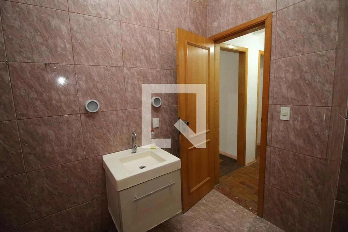 Unfurnished 1-bedroom apartment with separate kitchen — photo 20