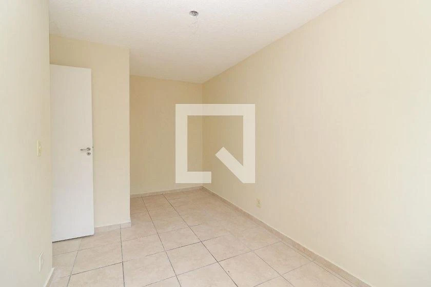 2-bedroom apartment in a building with a pool — photo 28