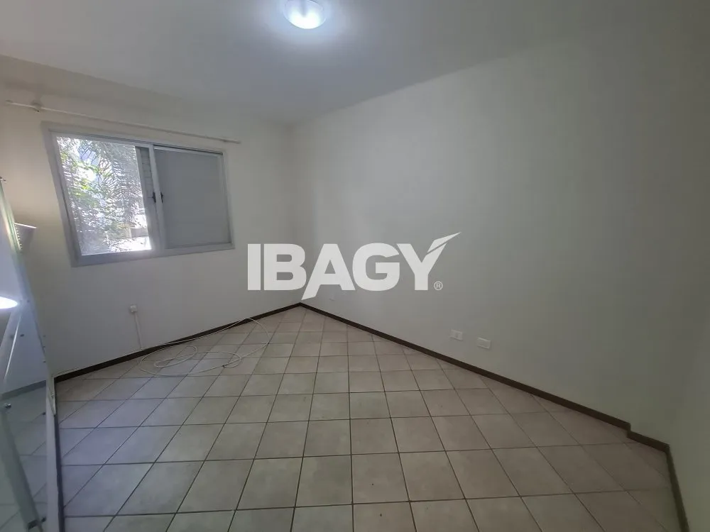 Apartamento de 2 dormitórios com piscina ao ar livre — photo 13