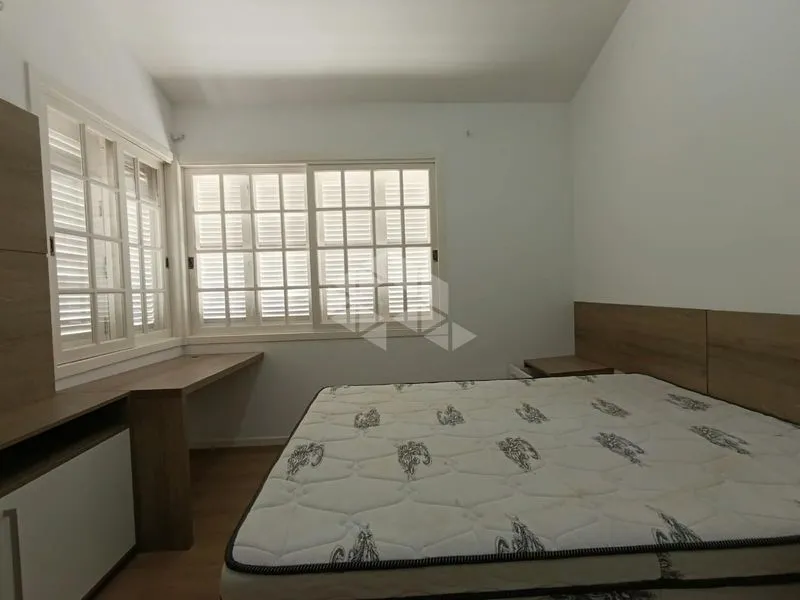 Furnished house, 222 m², with a bathtub — photo 14