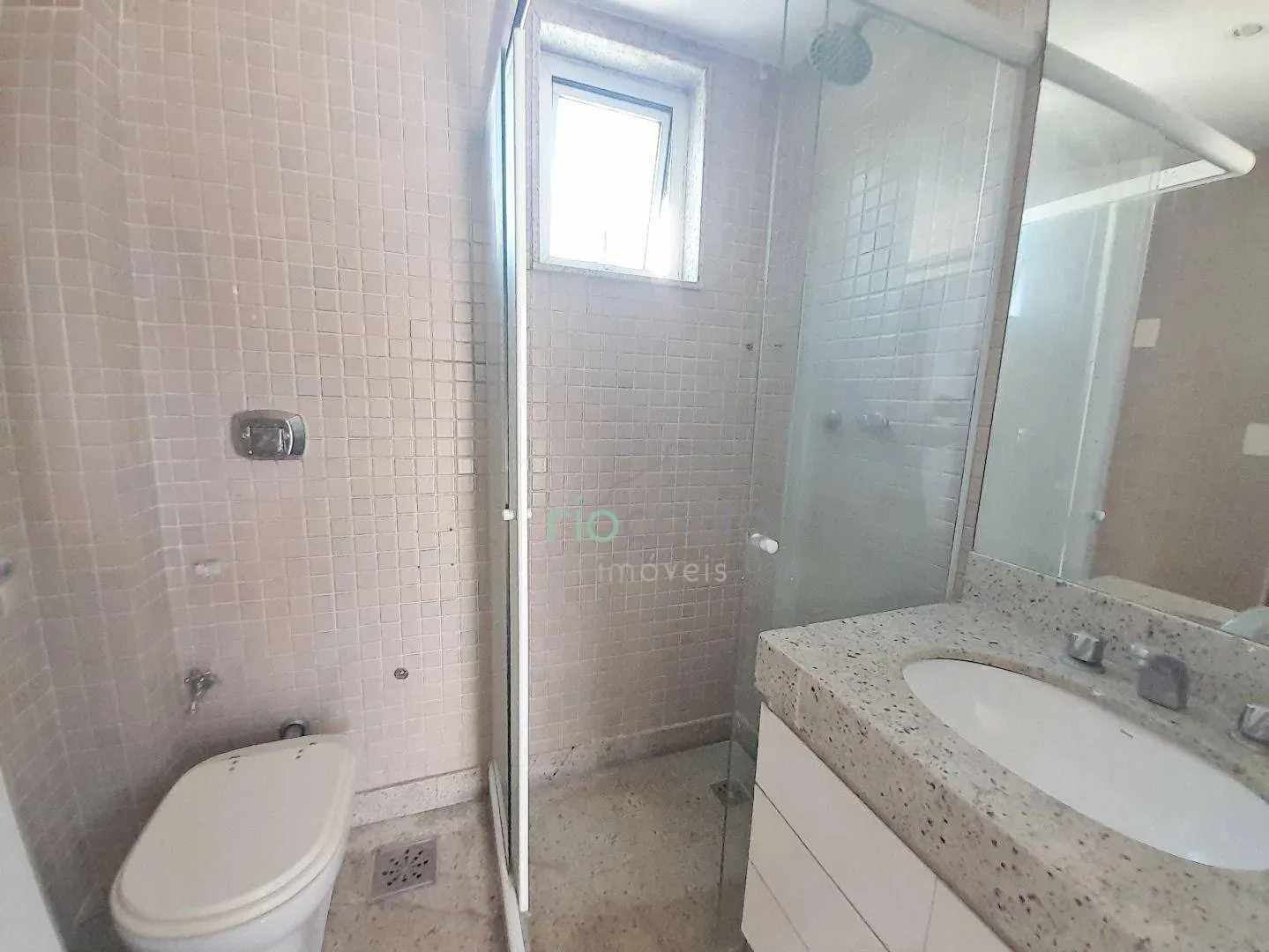 Apartment with 4 bedrooms and a balcony — photo 15