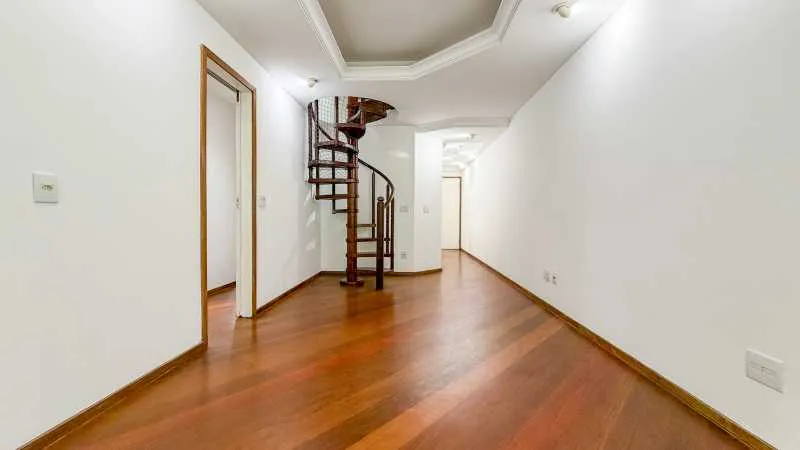 3-bedroom apartment with a home office — photo 2