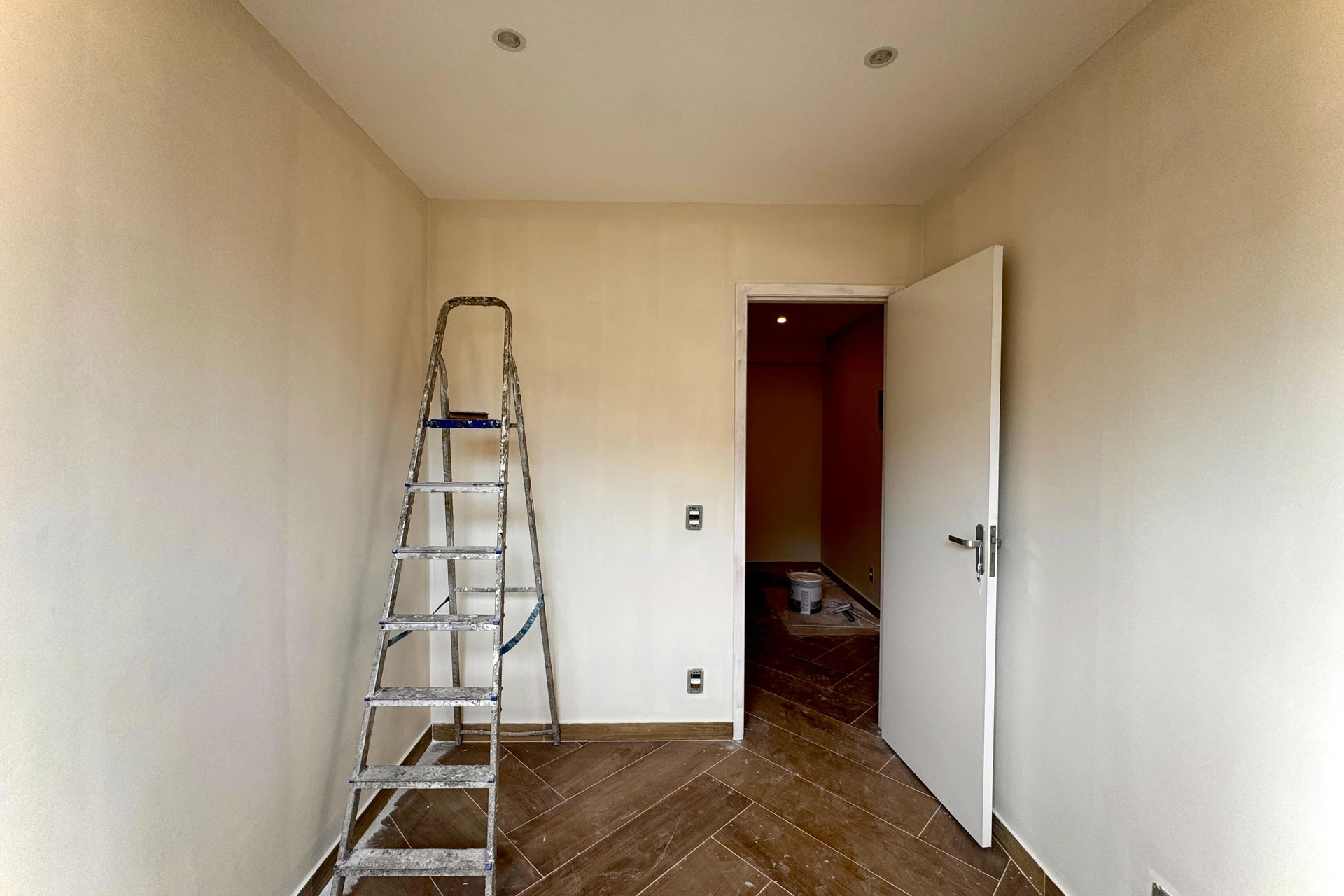 Apartamento de 1 dormitorio con cocina abierta y cocina a gas — photo 15
