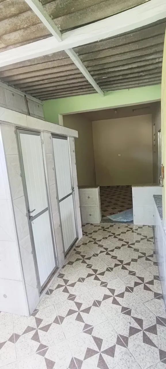 1-bedroom house with balcony and a glass shower enclosure — photo 2