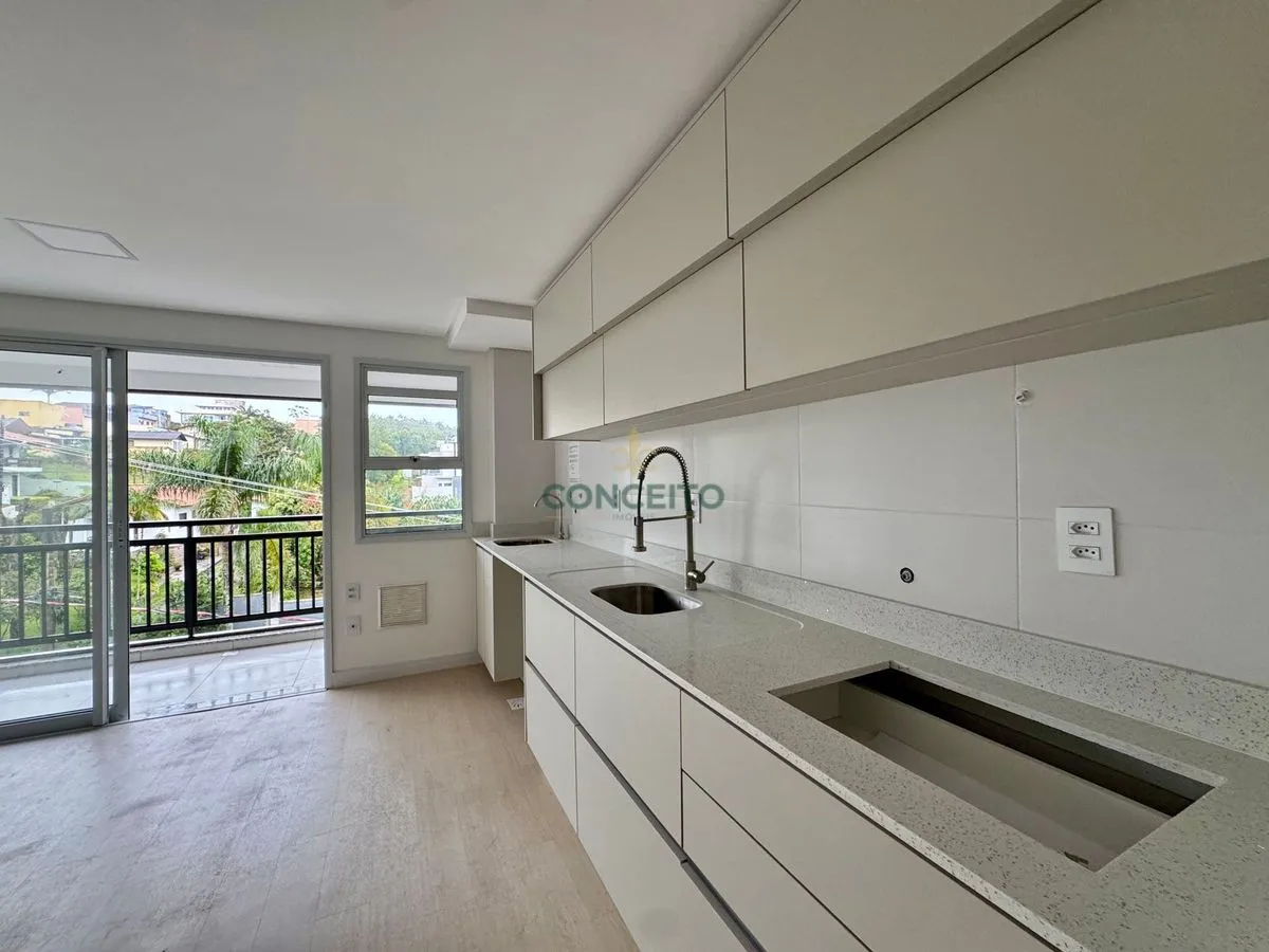 Apartamento dúplex con 3 dormitorios y 3 plazas