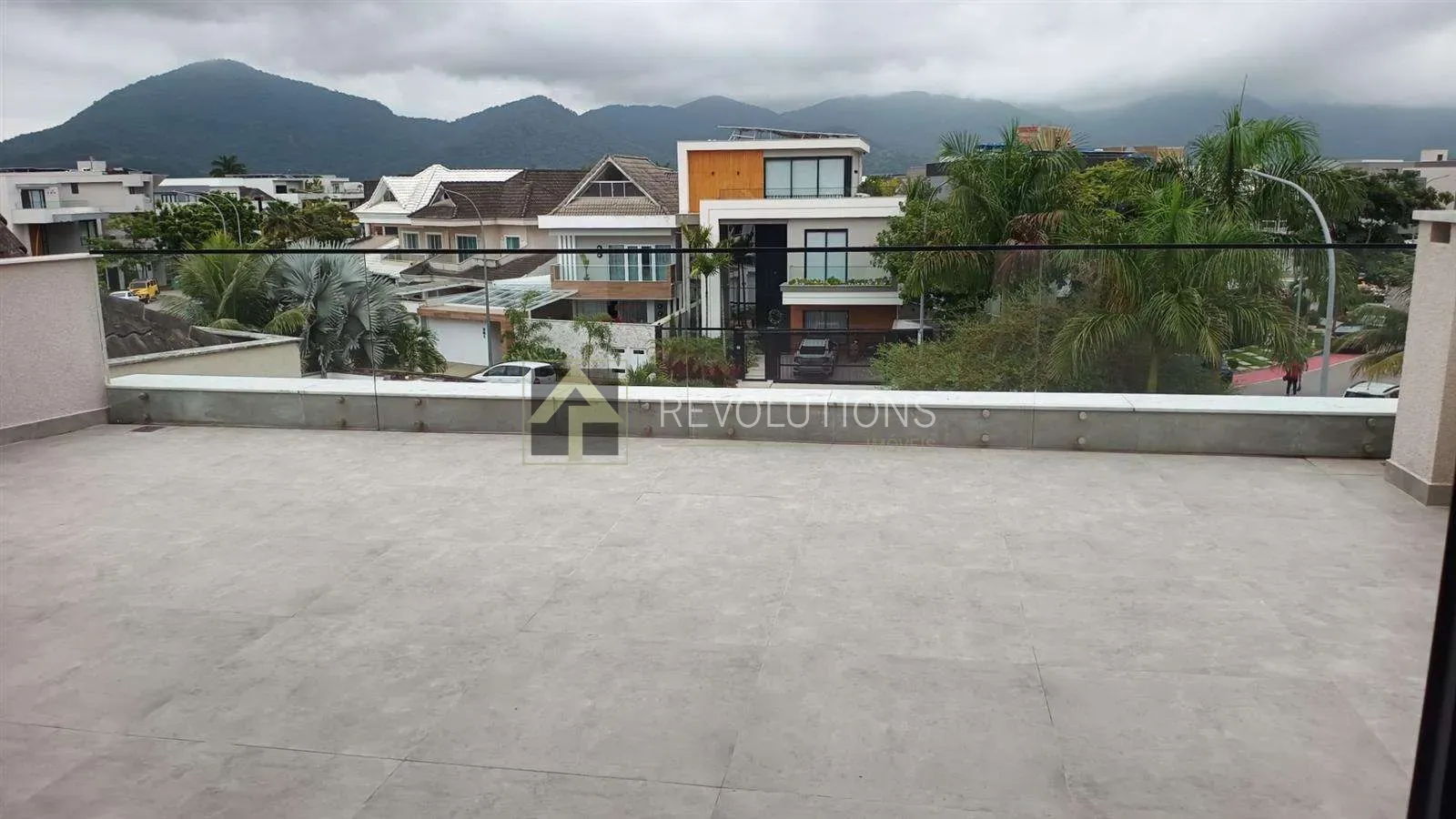 House with 5 bedrooms and 5 en-suites — photo 23