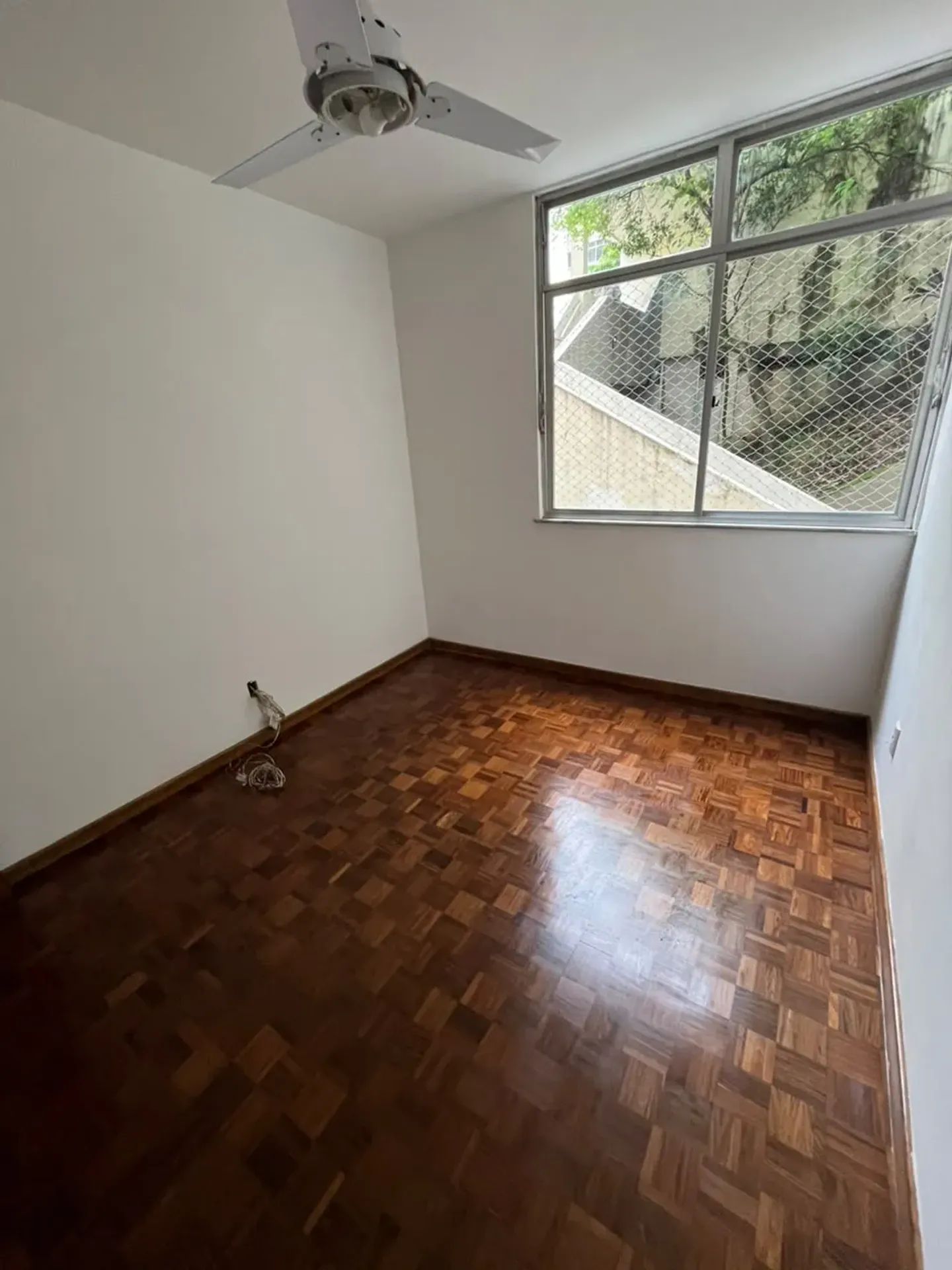 Apartment on the 1st floor with wood or laminate floors — photo 21