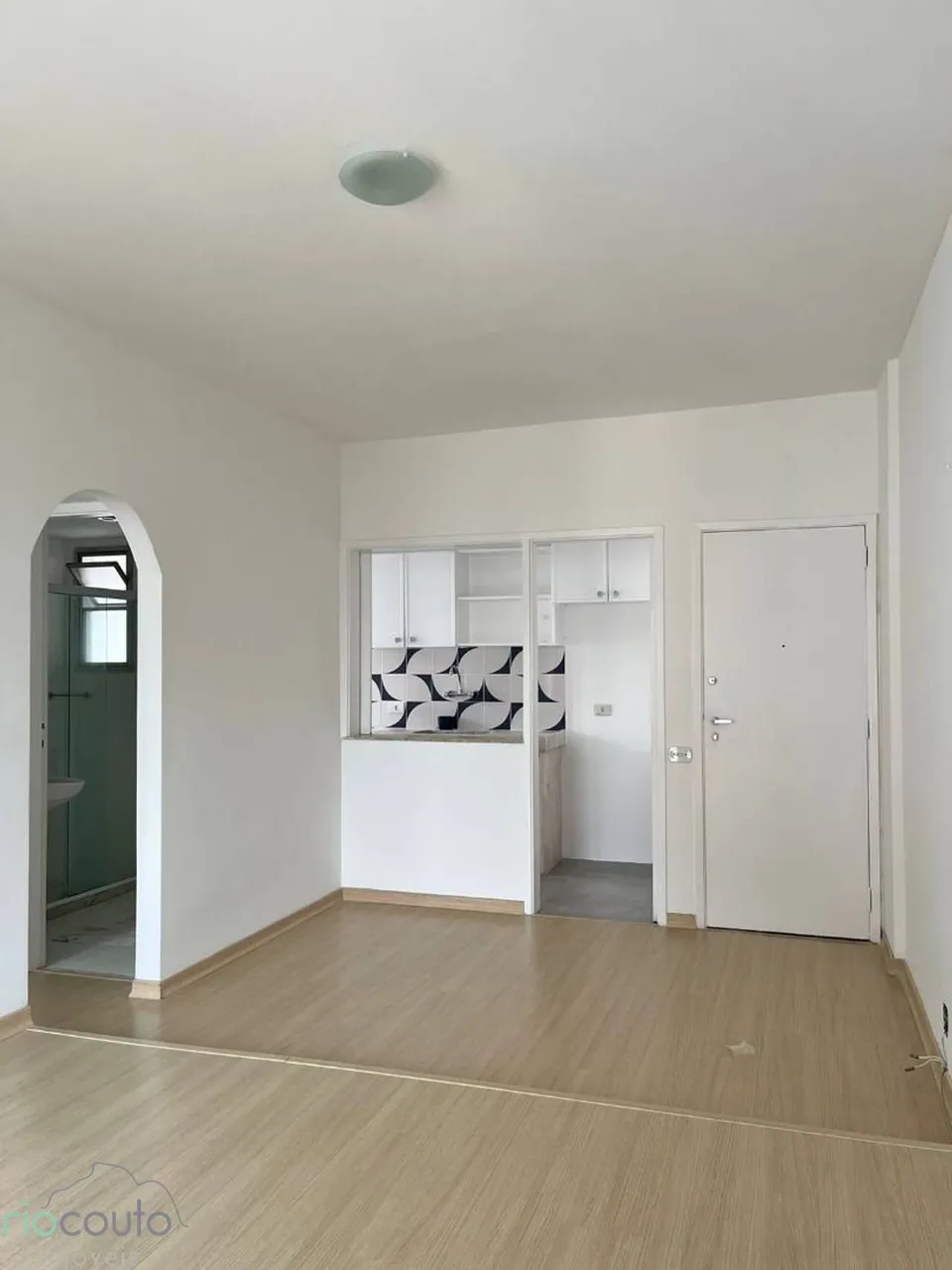 Apartamento com 1 dormitório e varanda com 2 banheiros — photo 4