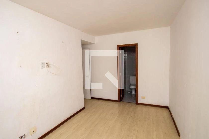 2-bedroom apartment in a building with a gym — photo 20