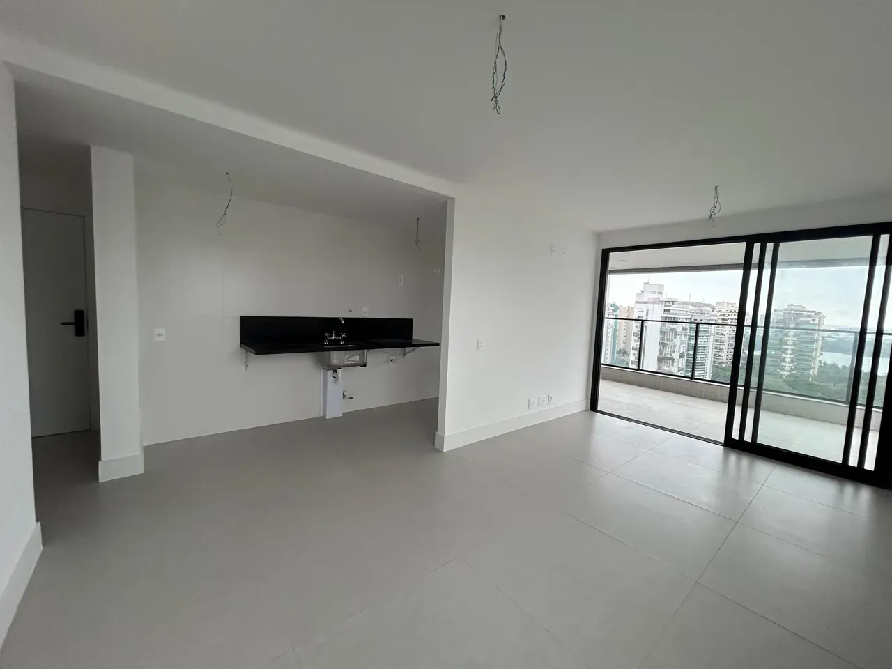 3-bedroom apartment with a park view in Rio de Janeiro — photo 2
