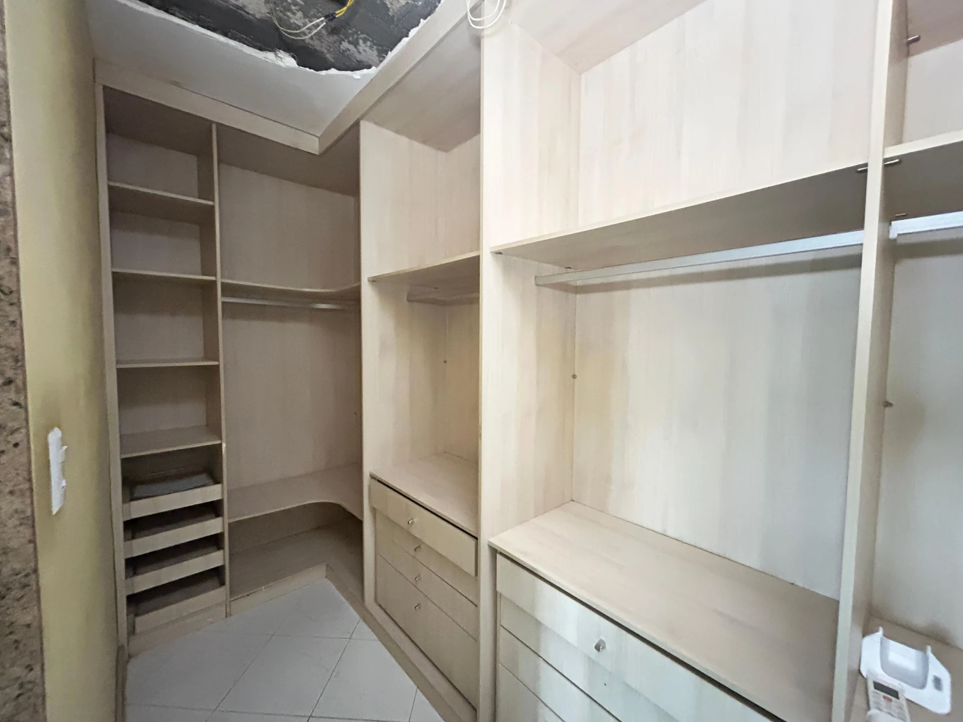 House, 300 m², with a walk-in closet — photo 18