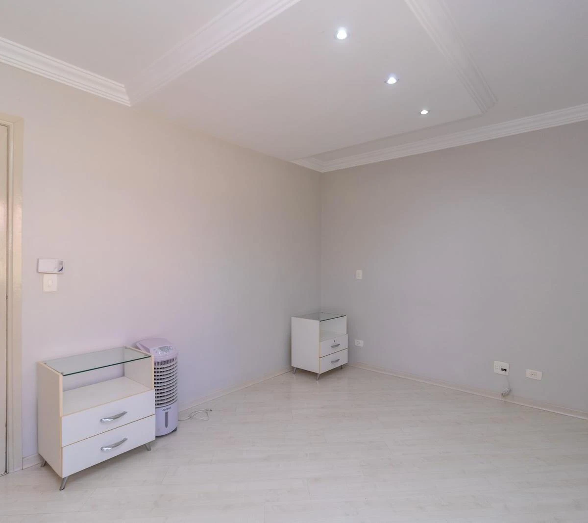 Walk-in closet in a 3-bedroom house, 140 m² — photo 4