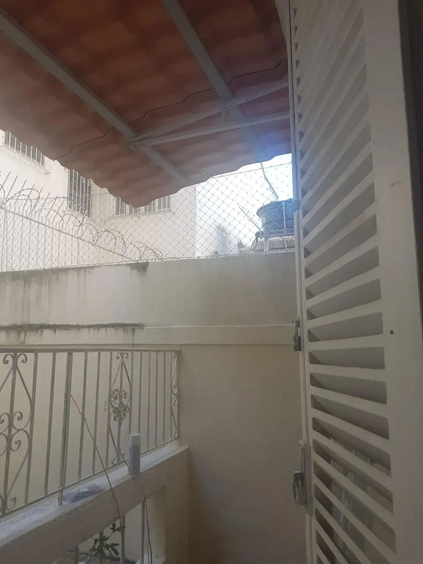 Apartamento mobiliado de 55 m² com 3 quartos e mesa — photo 25