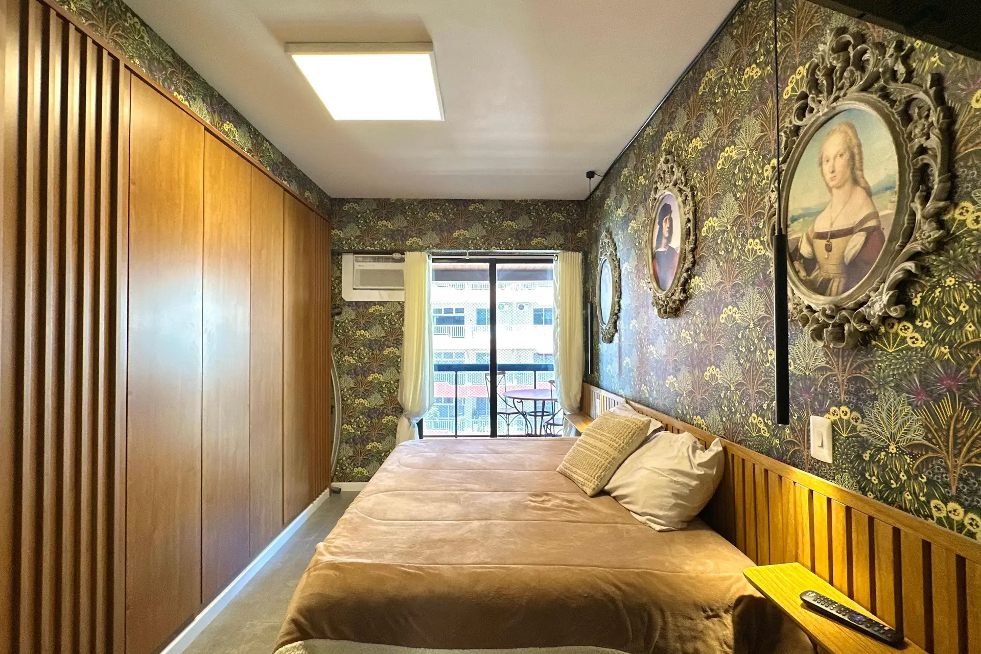 Furnished apartment with 2 en-suite bedrooms and 3 baths