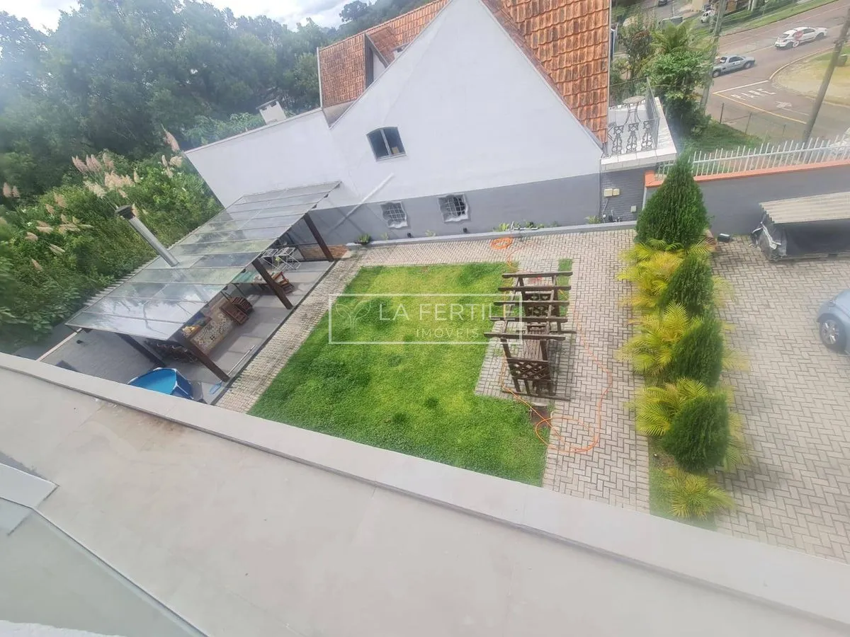 House with 3 bedrooms and floor-to-ceiling windows — photo 33