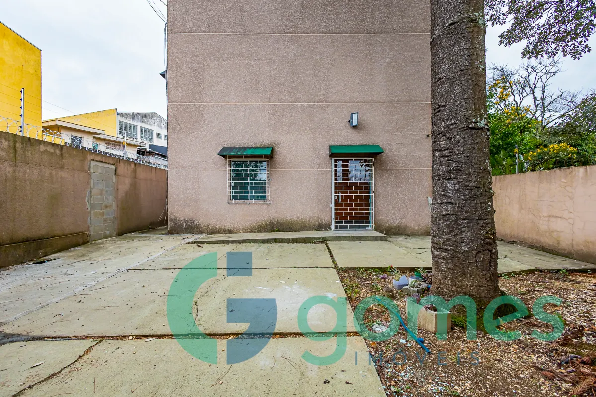 Unfurnished 300 m² house with 1 bedroom and 3 parking spots