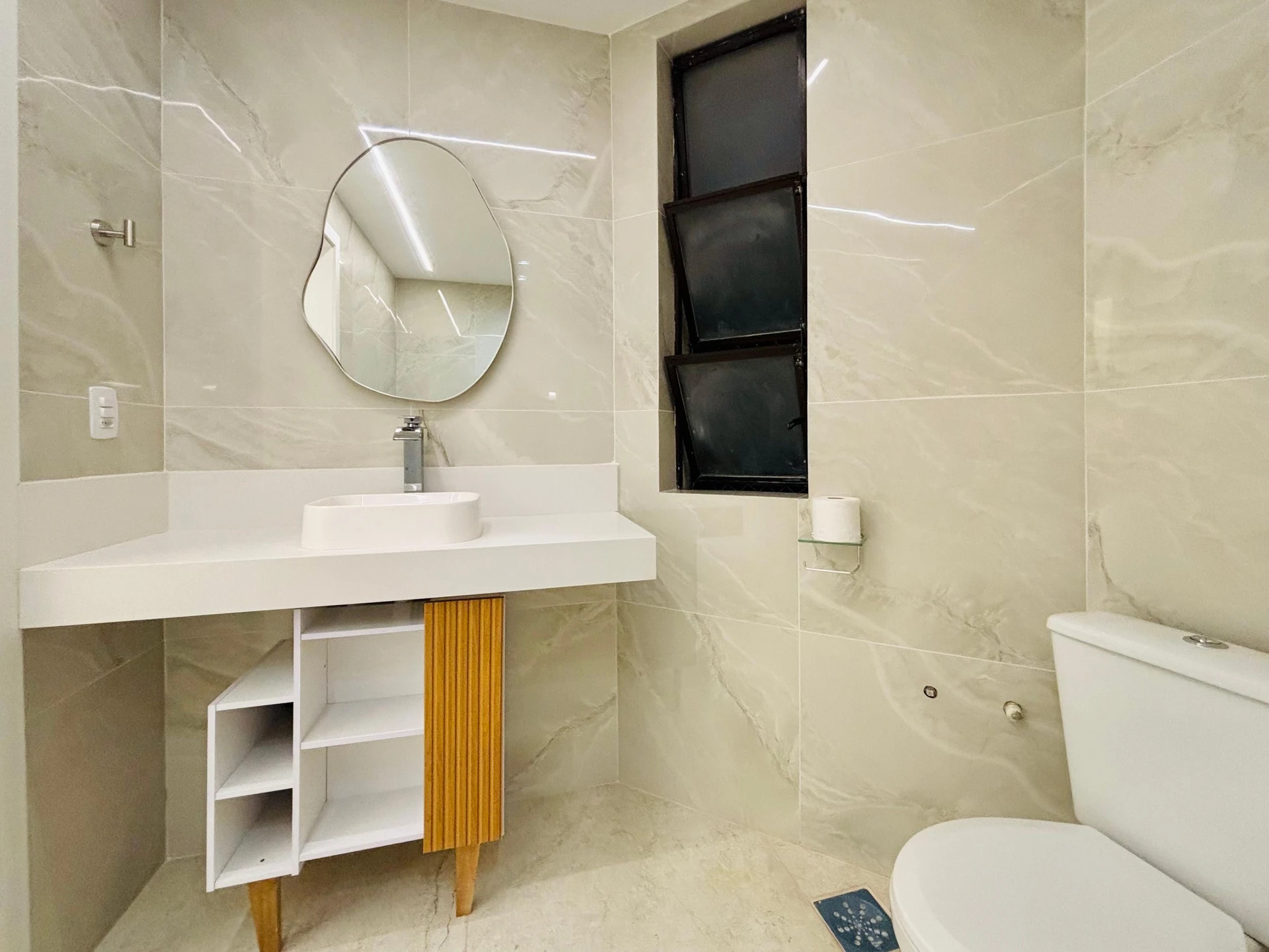 Washing machine in a 3-bedroom apartment, 401 m² — photo 21
