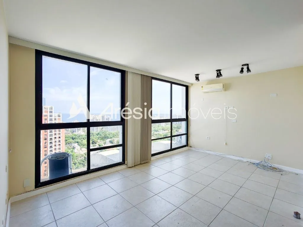 3-bedroom apartment with a bathtub — photo 27