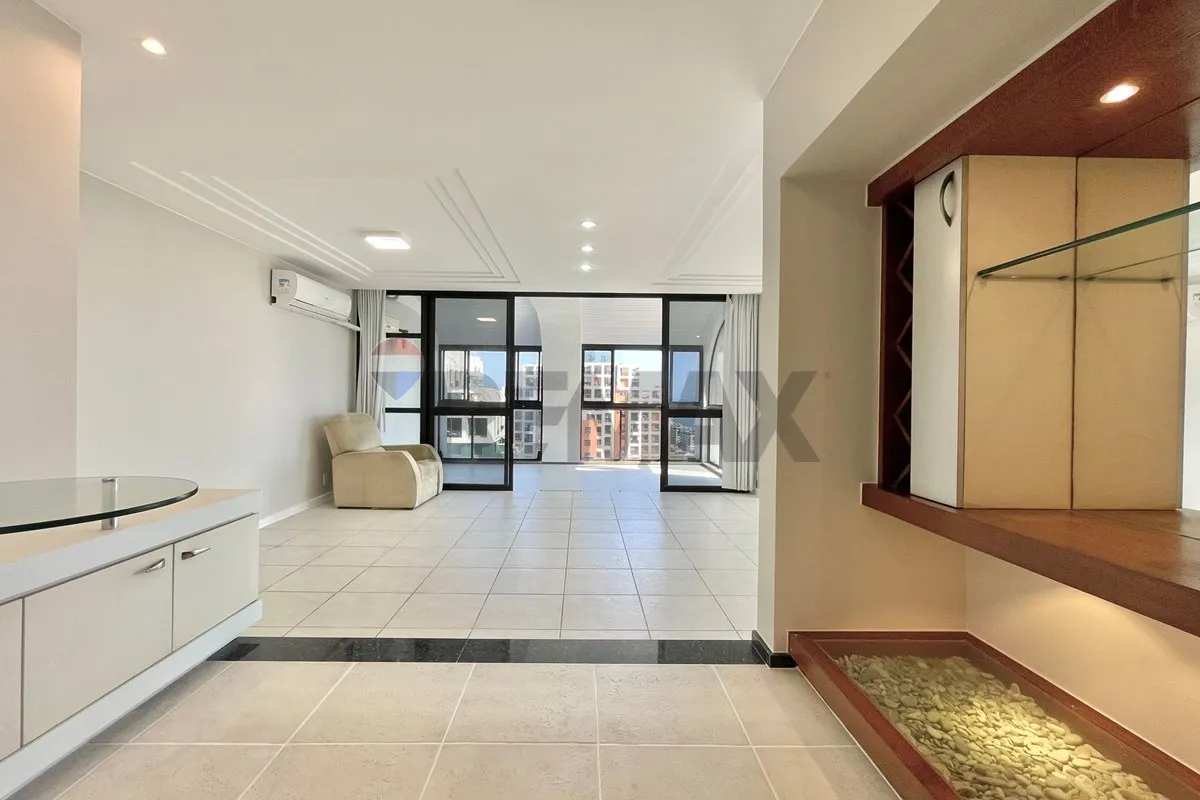 Duplex penthouse with 3 en-suite bedrooms and 200 m² — photo 39
