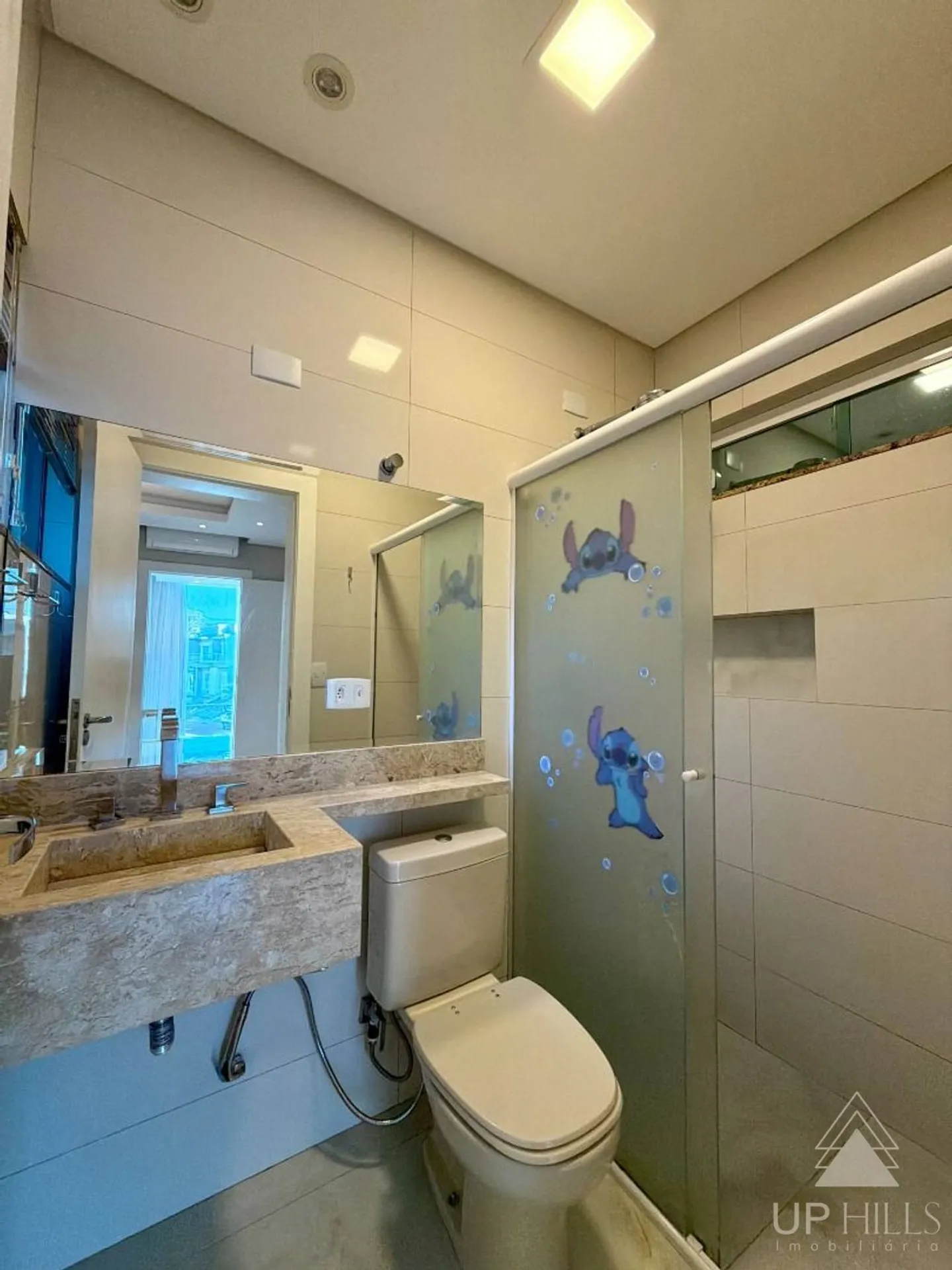 Casa com 3 suítes e cozinha aberta com fogão a gás — photo 48
