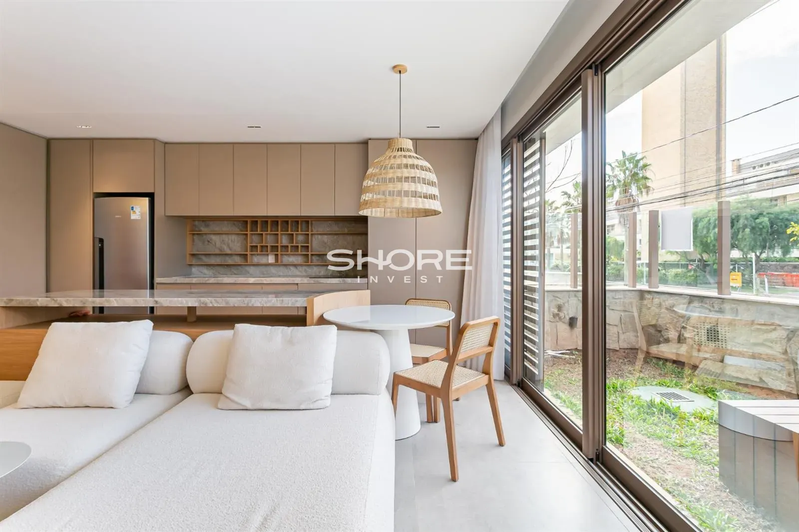 Estudio amueblado con jardín privado, 1 dormitorio y 117 m² — photo 6