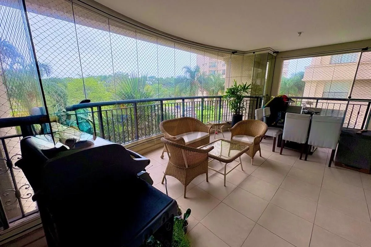 Apartamento de 315 m² com 4 dormitórios e 5 banheiros — photo 10